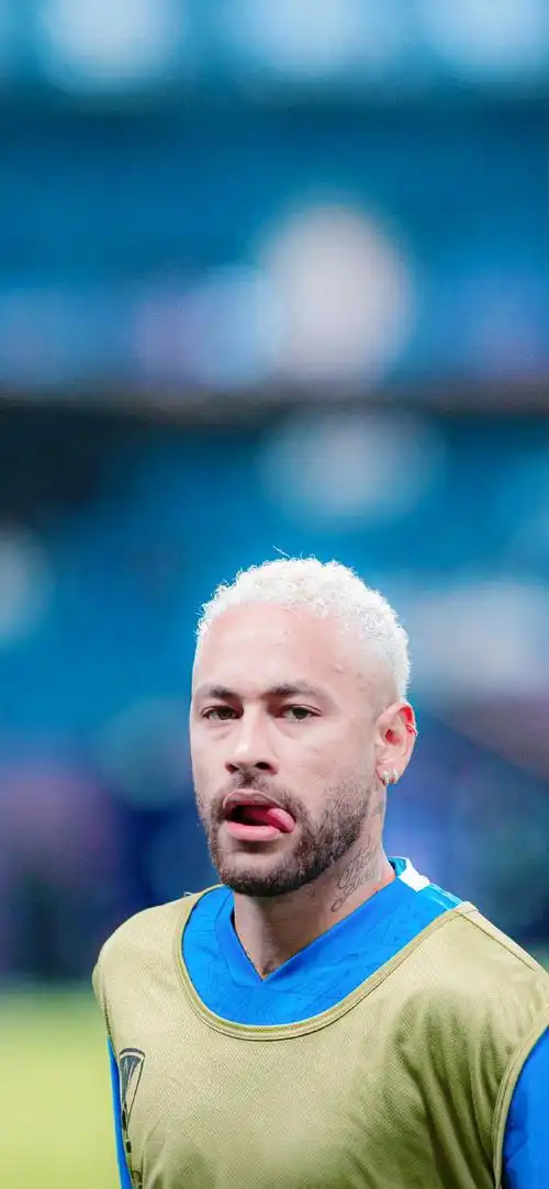 表现感到骄 表现感到骄