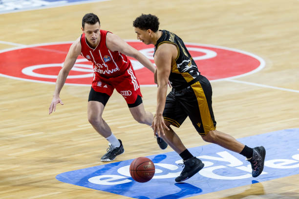 捷克后卫拉 捷克后卫拉