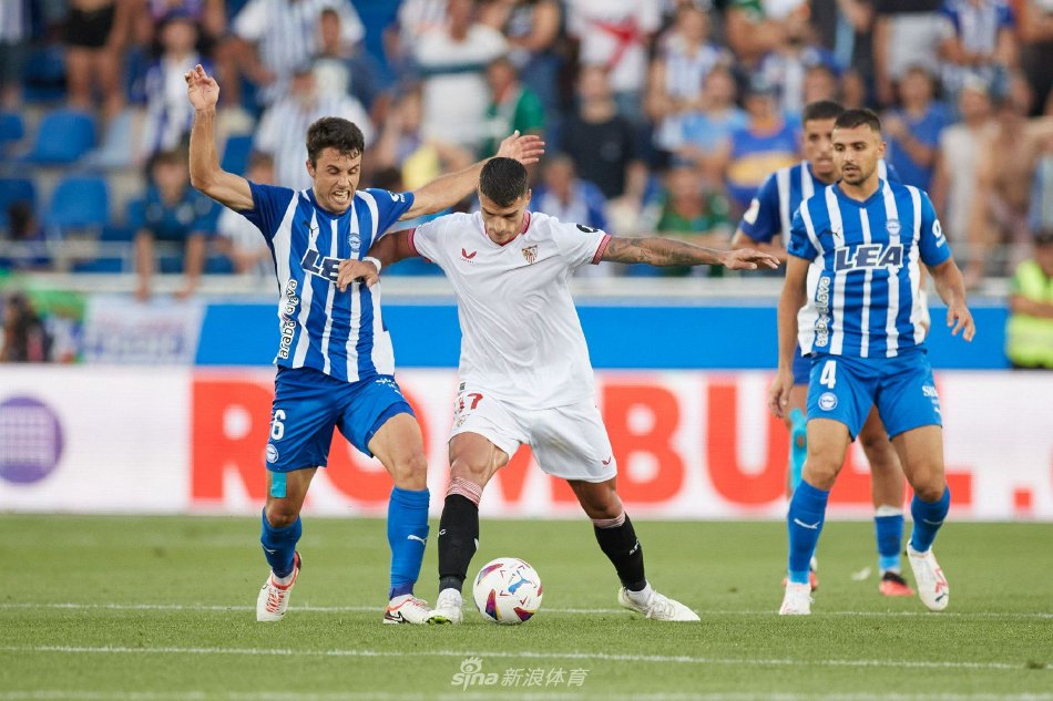 际舞台上展 际舞台上展